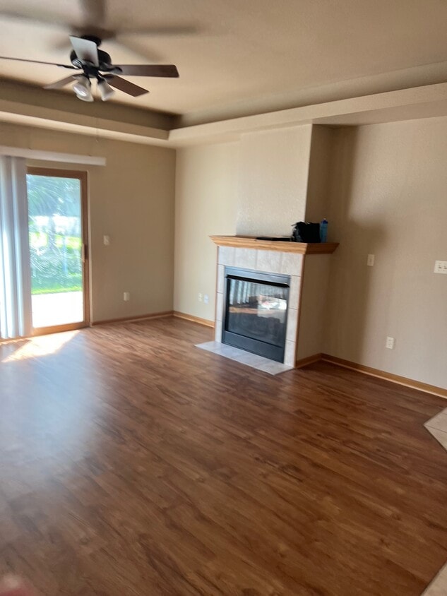 Living Room - 216 Helen St