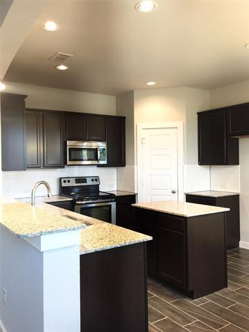 Building Photo - 1025 Skyview Ct