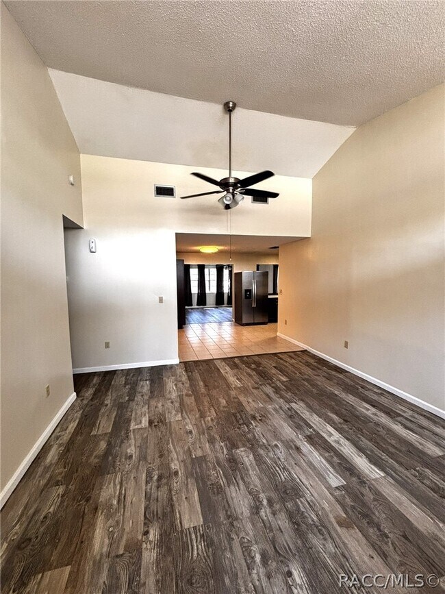 Building Photo - 1134 SE 3rd St