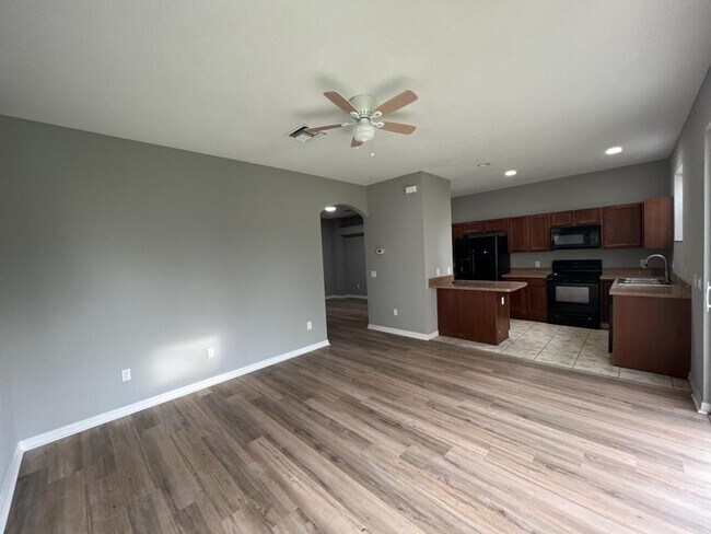 Building Photo - 3627 Pine Knot Drive