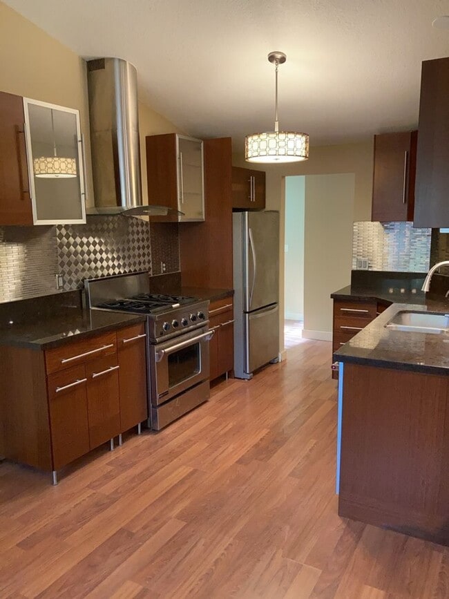 Foto del edificio - Burnt Bridge Creek 4 bedroom- Single Level