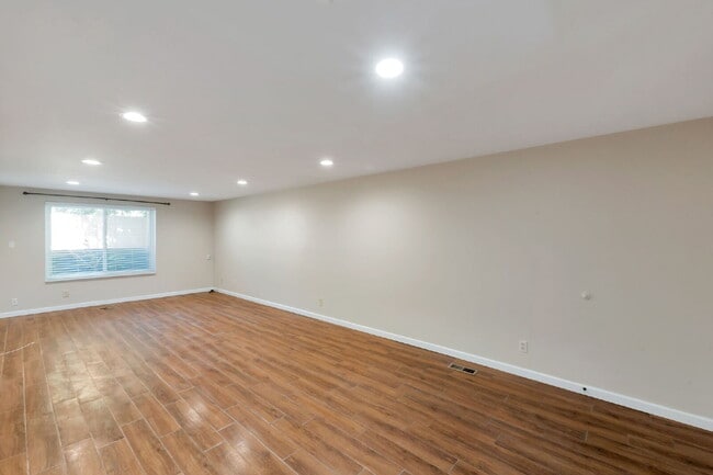 Foto del edificio - Sugarhouse -  2 Bed 1 Bath 1 Covered Parking