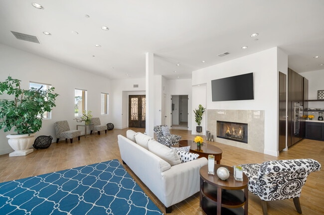 Building Photo - 221 Via Veneto