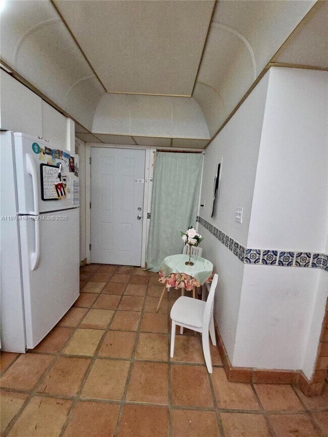 Building Photo - 1750 NE 191st St