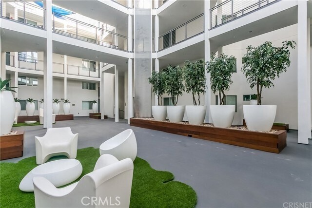 Foto del edificio - 12837 Moorpark St