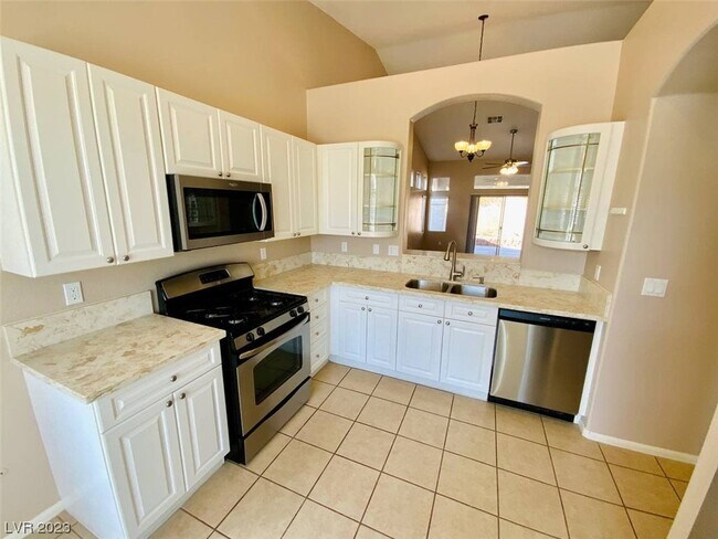 Foto del edificio - 9726 Coffee Ave