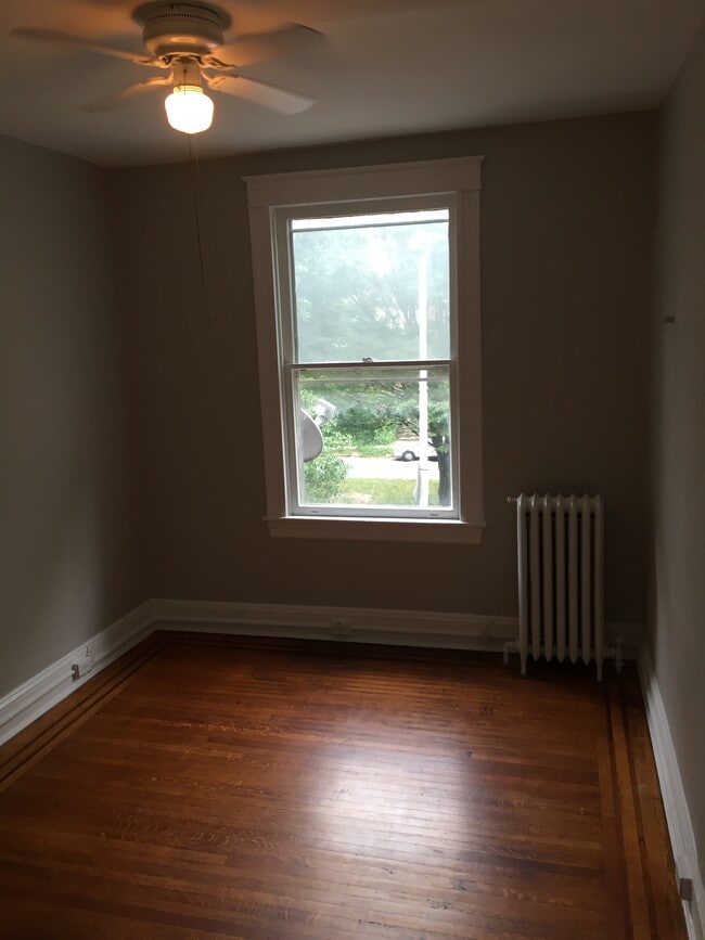 Building Photo - 308 E 33rd St