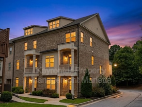 Building Photo - 1244 Stone Castle Cir