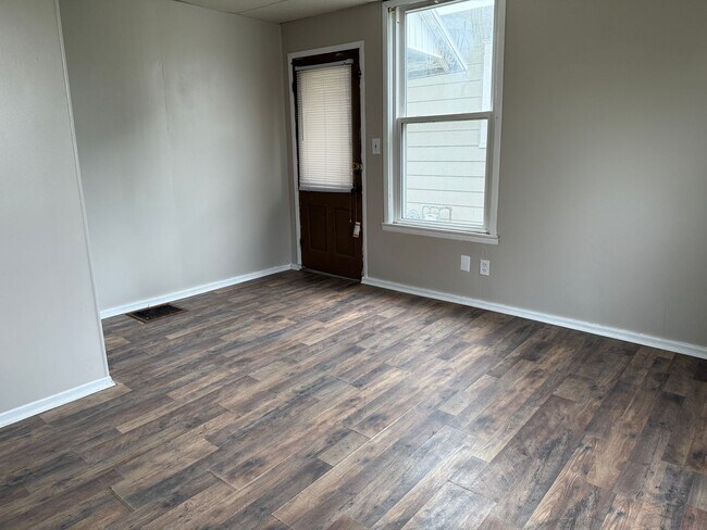 Foto del edificio - 2 Bedroom with a Bonus Room Close to Union...