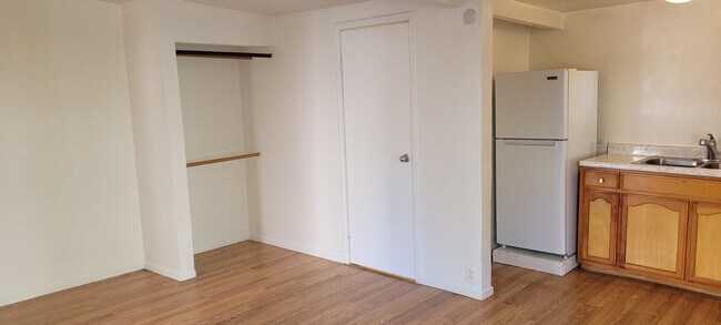 Building Photo - 1007 Havenhurst Dr