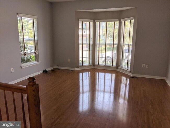 Foto del edificio - 307 Timberbrook Ct