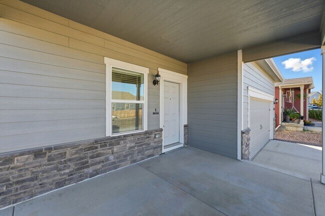 Building Photo - 3 Bedroom 2 Bathroom House With Great View...