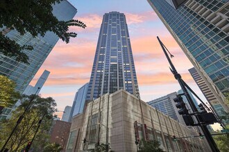 Building Photo - 512 N McClurg Ct