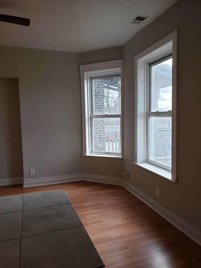 Building Photo - 5938 S Calumet Ave