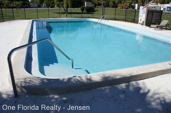 Foto del edificio - 2560 NE Dixie Hwy