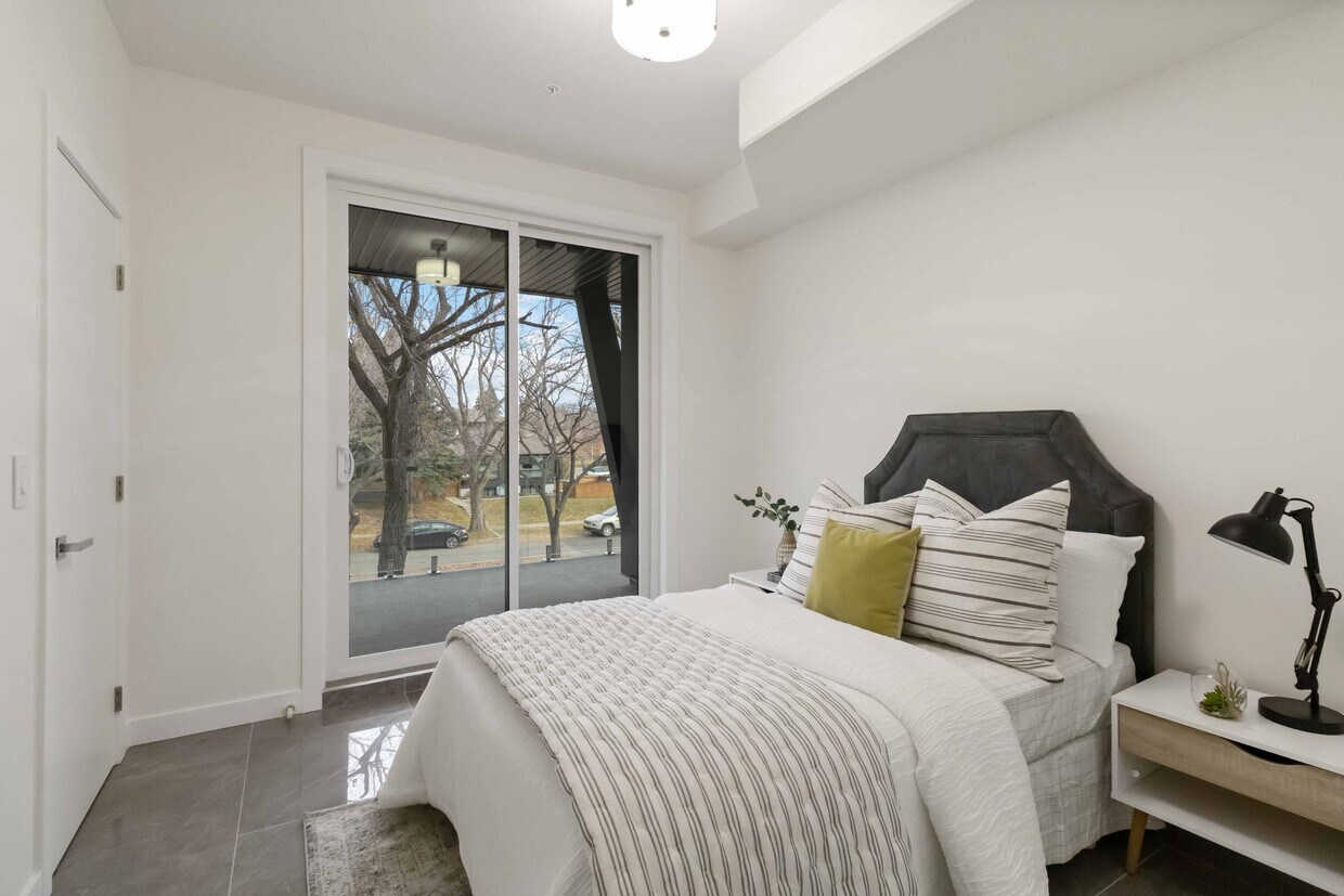 Primary Photo - 1414 Main St