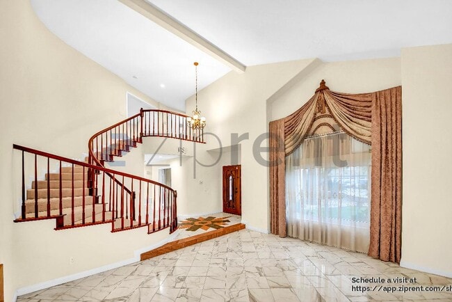 Building Photo - 19872 Sunset Vista Rd