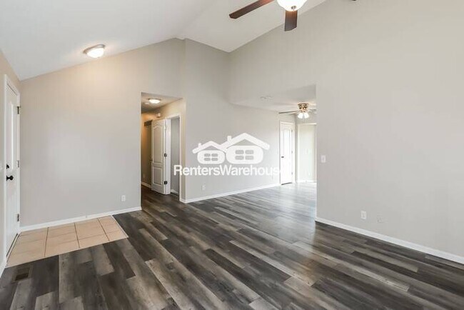 Building Photo - 3 Bed 2.5 Bath In KC North! Available NOW!!