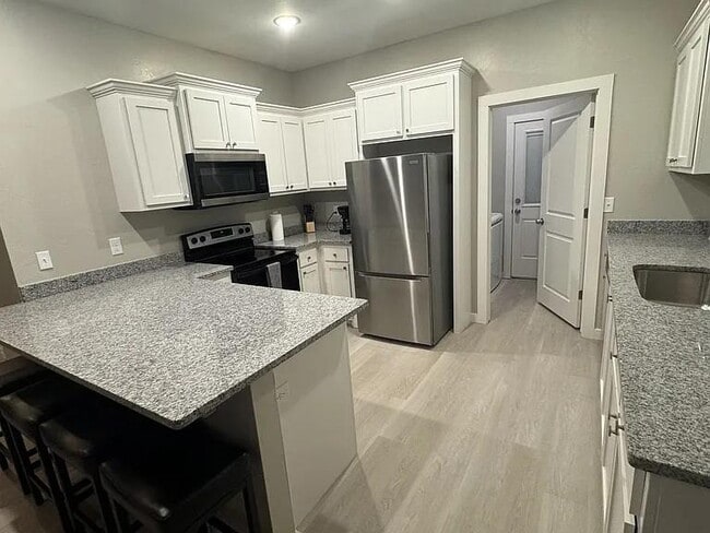 Foto del edificio - 116 Sterling Dr