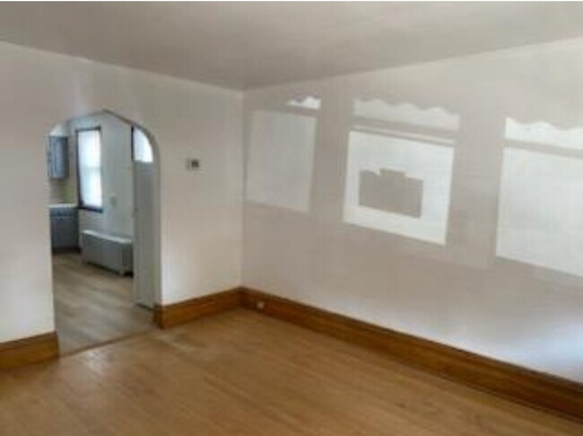 Foto del edificio - 2242 W Coulter St