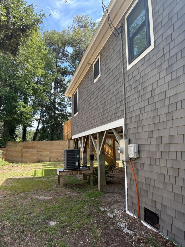 Foto del edificio - Available now for 12 month lease! 2150 per...