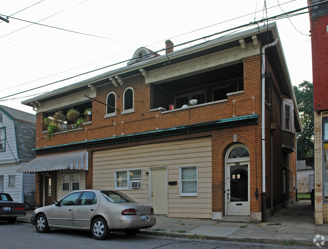 Building Photo - 807-809 Oak St