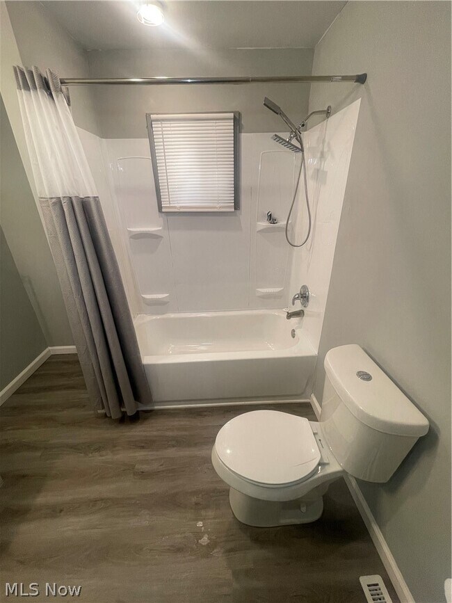 Foto del edificio - 12007 Beulah Ave