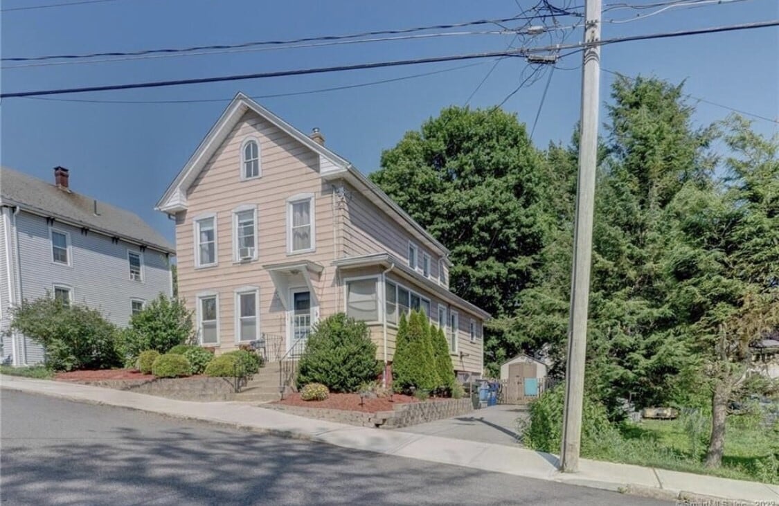 Front - 179 Walnut St