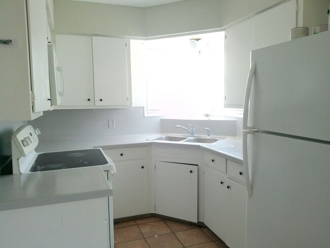 Building Photo - 3549 Cypress St