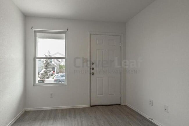 Building Photo - 7128 Elm Cv