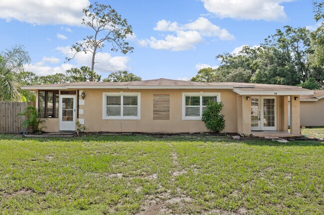 Foto del edificio - 585 N Wayman St