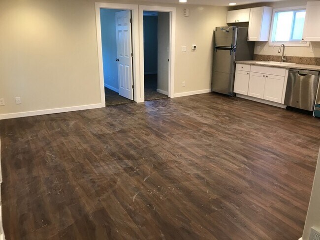 Foto del edificio - 647 E Quail Trl Ln