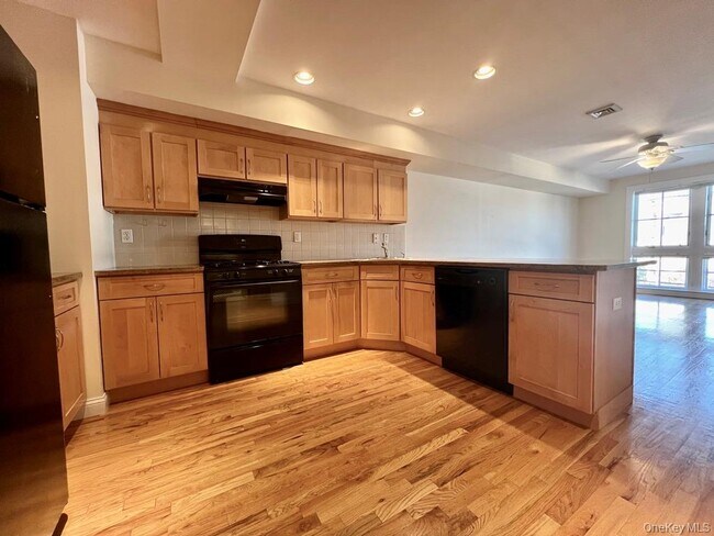 Foto del edificio - 2 E Main St