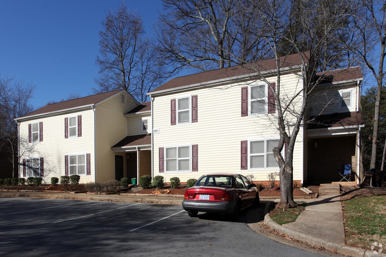Pear Leaf Apartments in Greensboro, NC