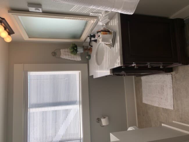 Building Photo - 2108 N Oakes St