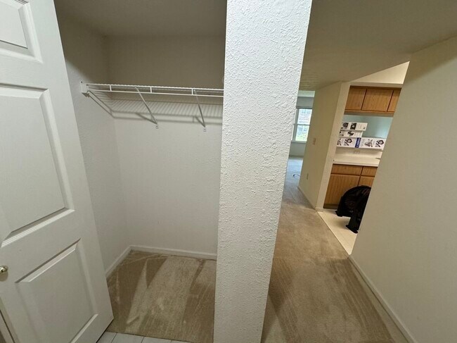 Building Photo - 1296 Heatherwood Ln