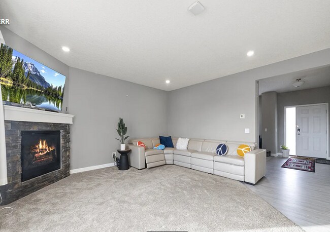 Foto del edificio - 15985 Sapphire St NW