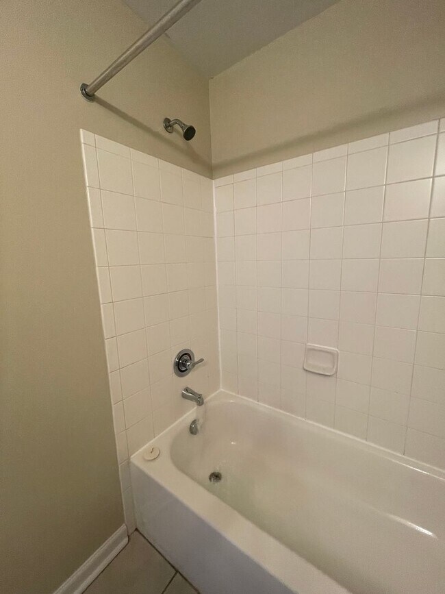 Building Photo - 18-1825 Whittaker