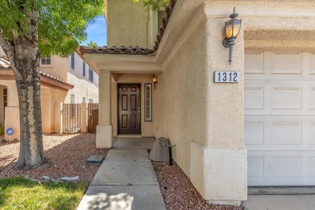 Building Photo - 1312 Paraiso St