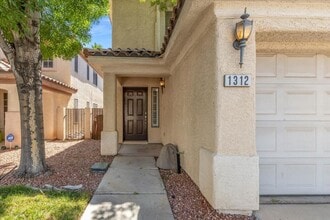 Building Photo - 1312 Paraiso St