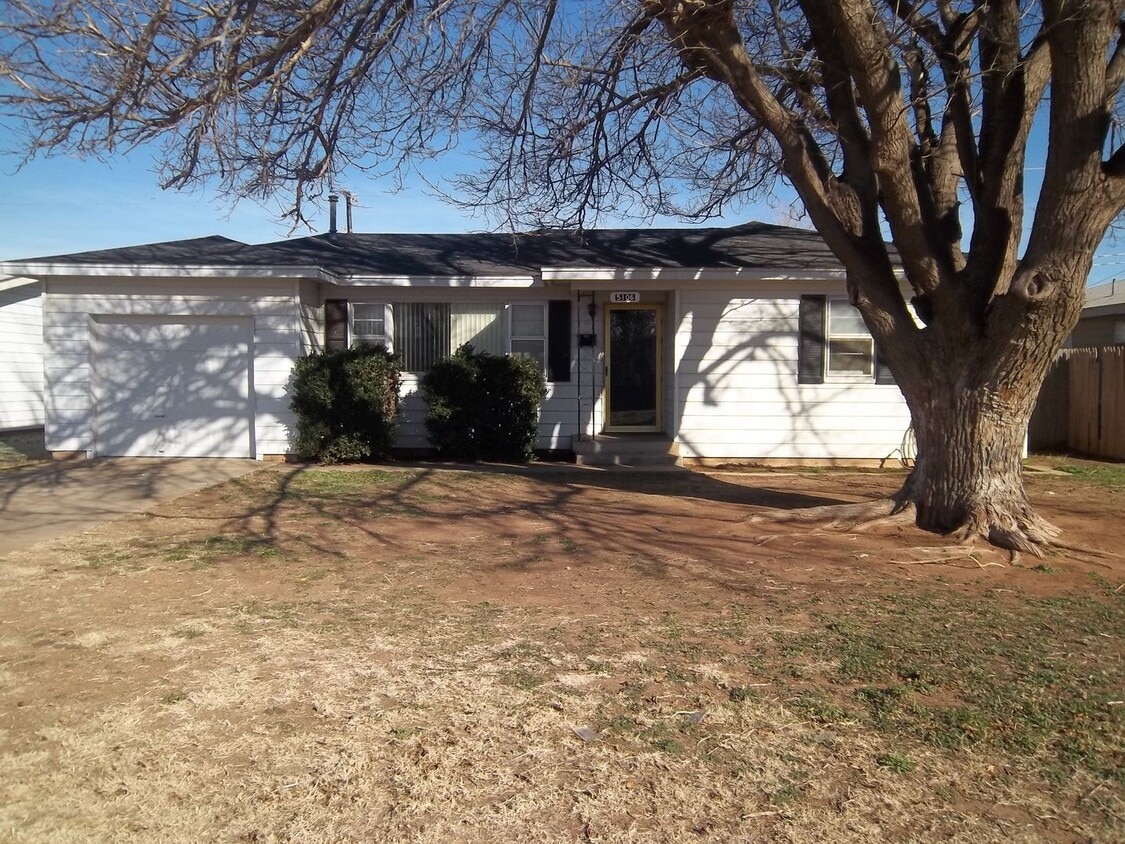 3 bedroom, 1 bath, 1 car garage 5106 42nd House Rental in Lubbock, TX