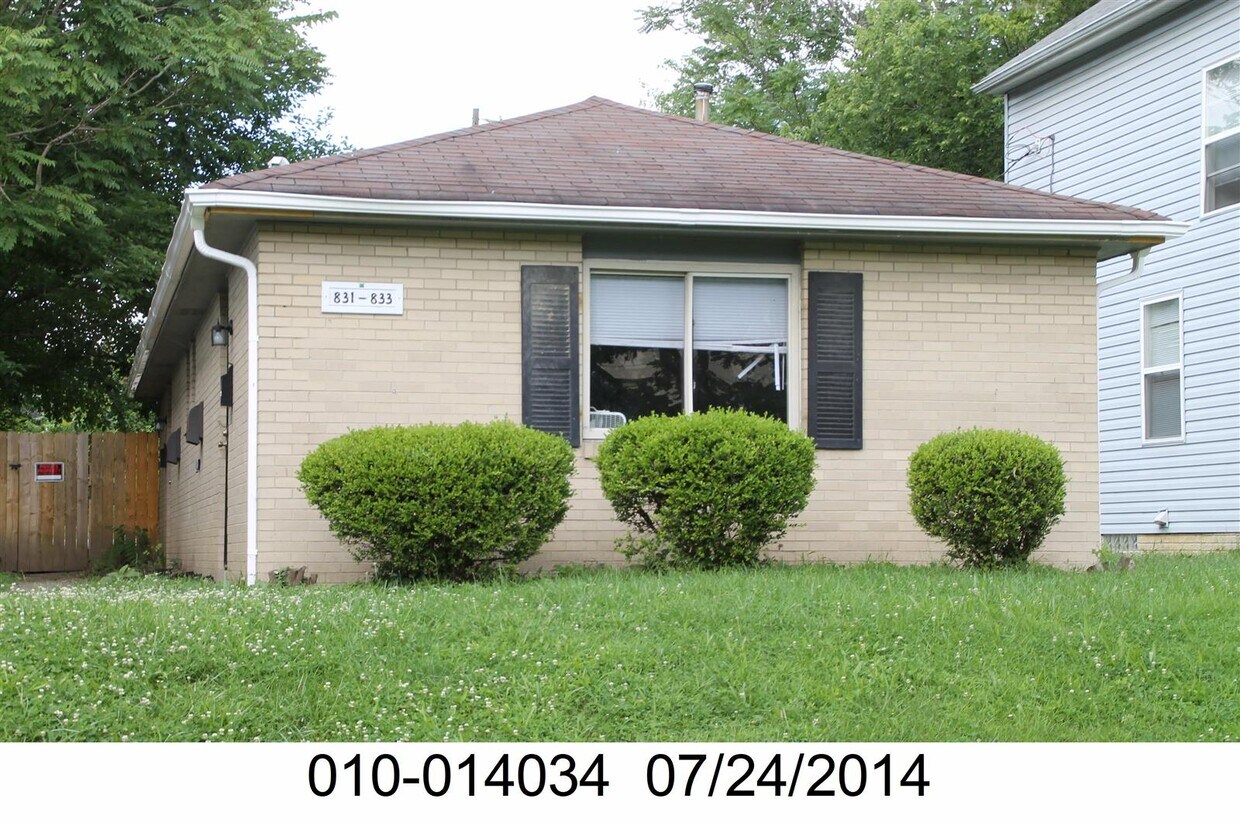 Primary Photo - 833 Seymour Ave