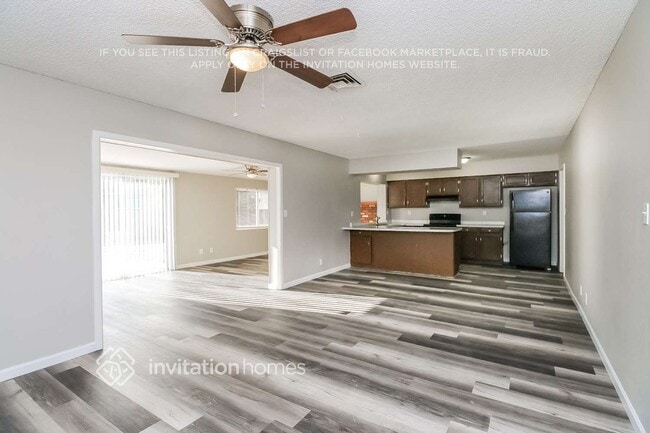 Building Photo - 1123 W Los Lagos Vista Cir