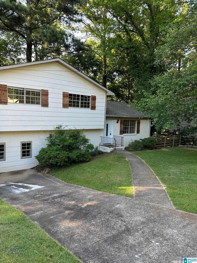 Building Photo - 5188 Goldmar Dr