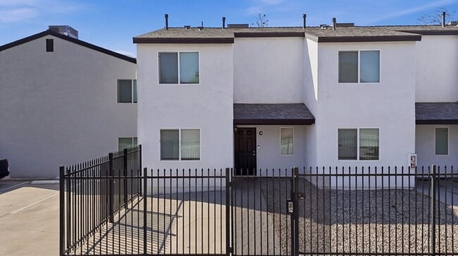Building Photo - 931 Monterey St