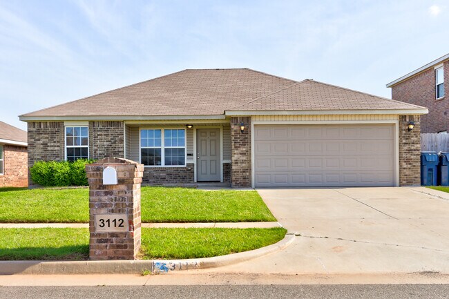 Front Exterior - 3112 SE 96th St