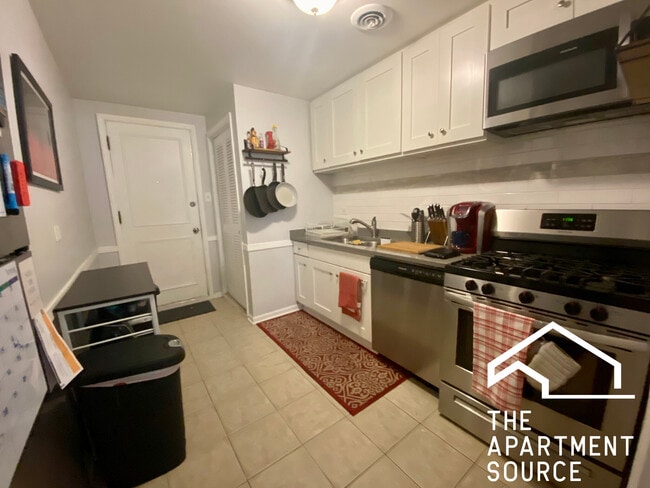 Photo - 3714 N Sheffield Ave Apartment