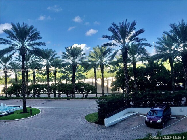 Foto del edificio - 10275 Collins Ave