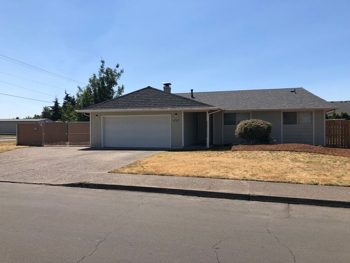 Foto principal - Three Bedroom with RV Pad in North Salem