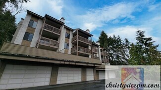 Building Photo - 10512 NE 32nd Pl